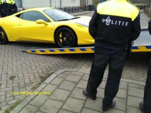 Politie actie Ferrari 1kopie (Large)